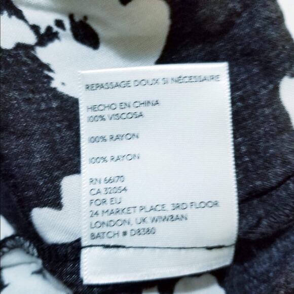 Coincidence & Chance Drop Waist Pleated Crewneck - Picture 7 of 9